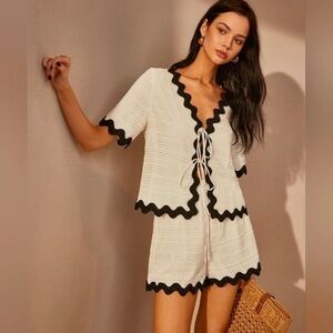 NWT Commense White and Black Scalloped Set